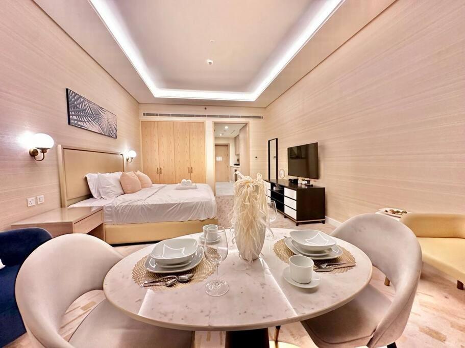 Luxury In High Floor Full Sea View In The Palm Tower Plam Jumeirah *