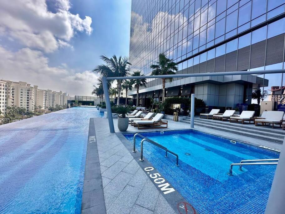 Luxury In High Floor Full Sea View In The Palm Tower Plam Jumeirah Dubai