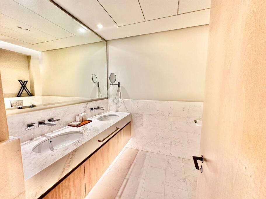 Luxury In High Floor Full Sea View In The Palm Tower Plam Jumeirah * Dubai