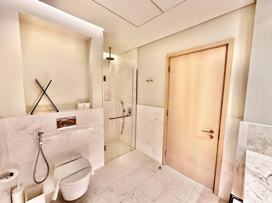 Luxury In High Floor Full Sea View In The Palm Tower Plam Jumeirah *